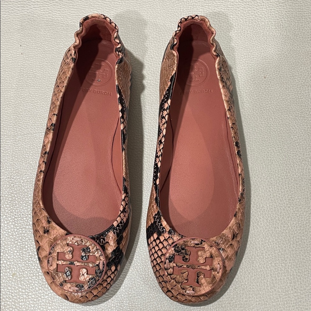Tory Burch Pink and Black Snake Print Flats size:5.5
Never worn - without Box